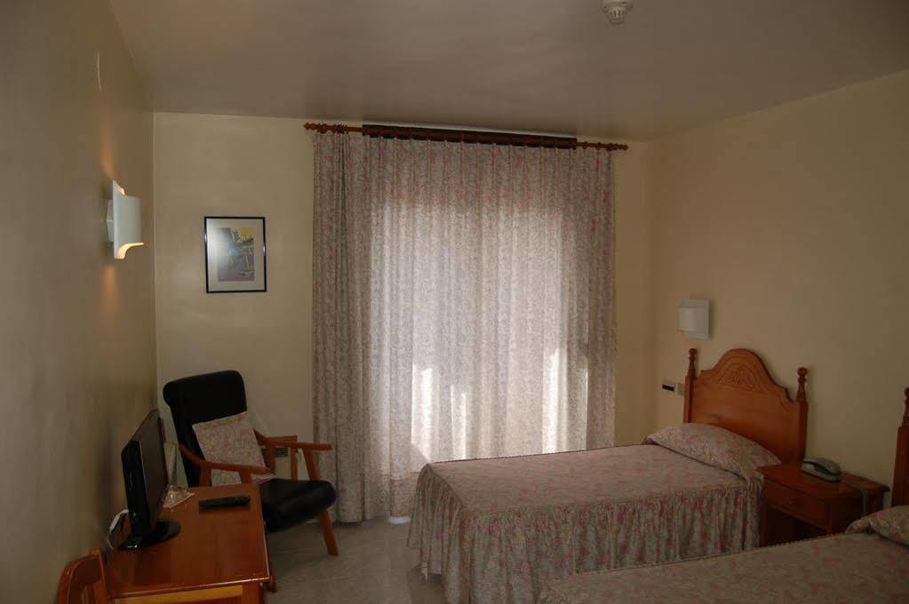 Hotel Llucena Lucena del Cid Buitenkant foto